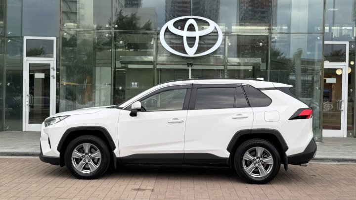 Toyota RAV4 Active + 2023