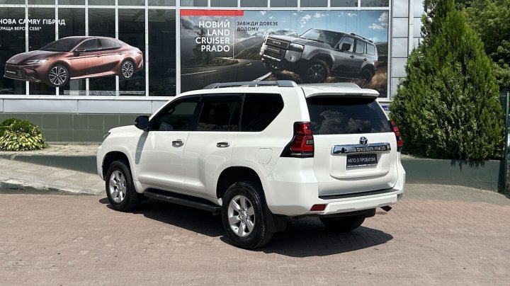 Toyota Land Cruiser Prado Base 2022