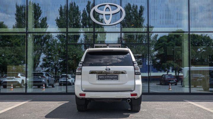 Toyota Land Cruiser Prado Prestige 2022