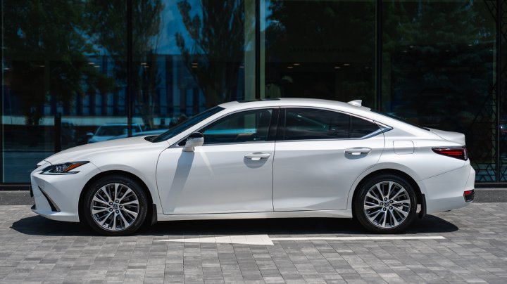 Lexus Es Miyata 2021