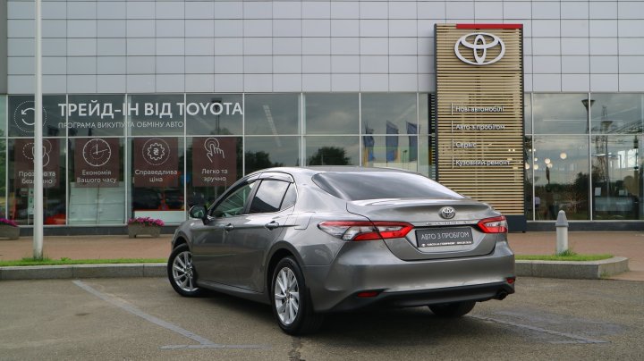 Toyota Camry Comfort 2023