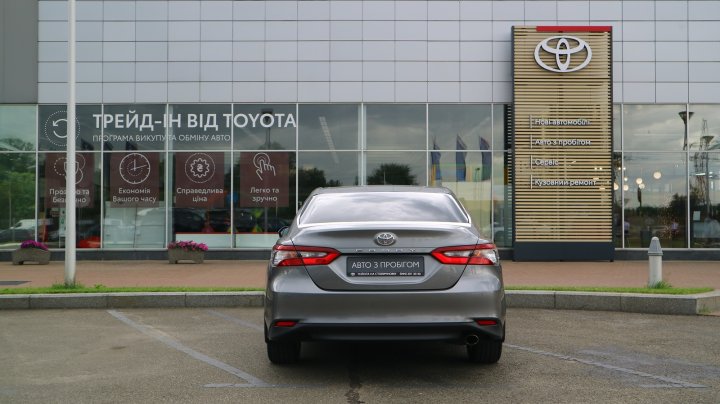 Toyota Camry Comfort 2023