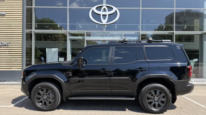 Toyota Land Cruiser Prado Prestige 2024